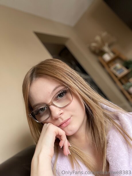 Elizarowe8383 pornstar naked images