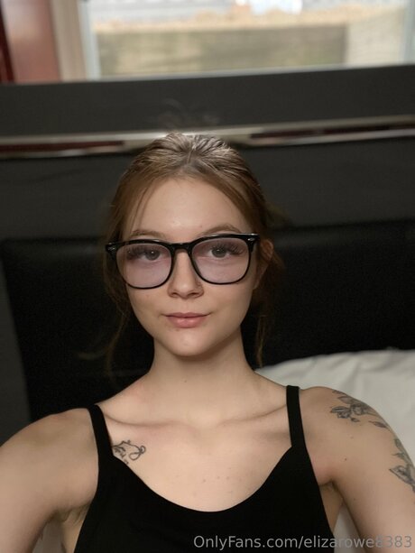 Elizarowe8383 sexy pornstar photos