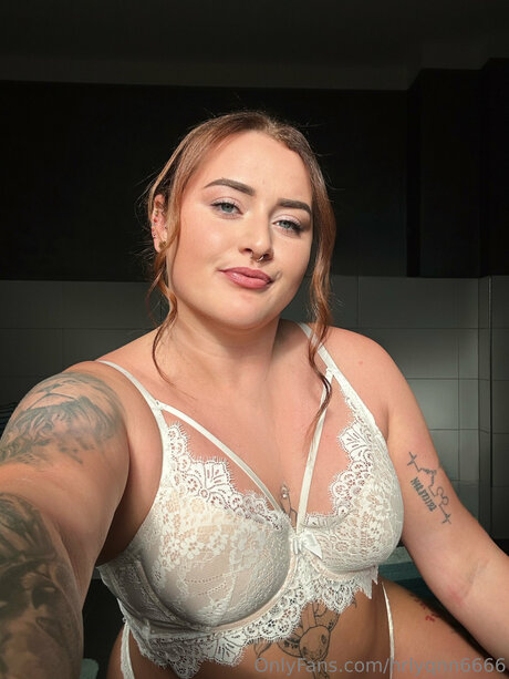 Marie X Sweet star nude pictures