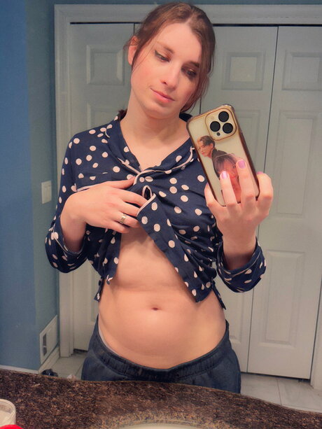 Squiggledingle pretty actress pics