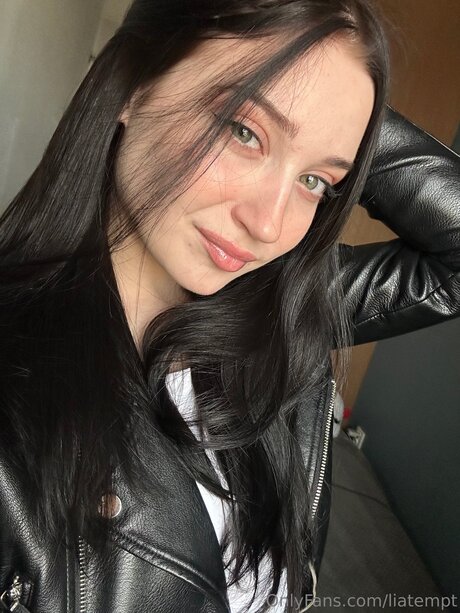 Tinylia beautiful pornstar pic