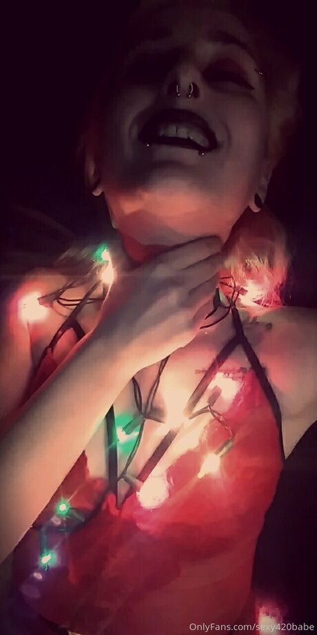 Sexy420babe art star pic