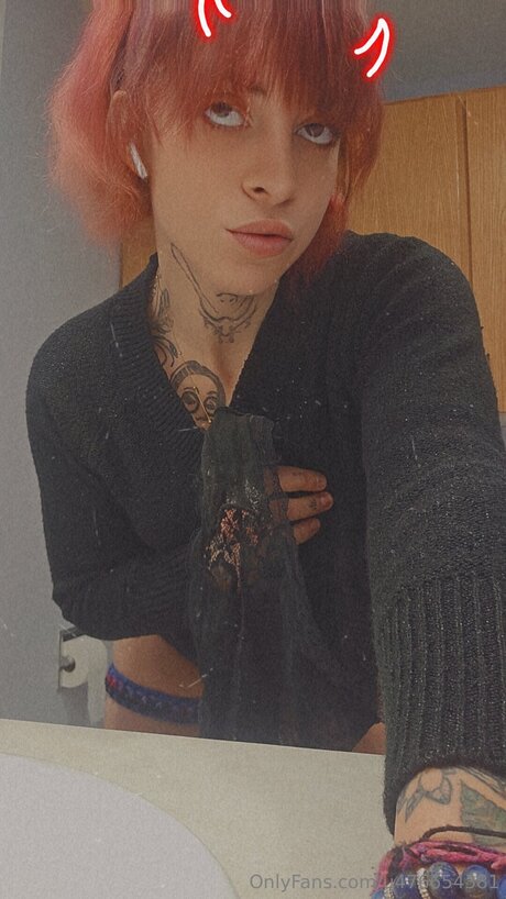 U476654381 model adult pics