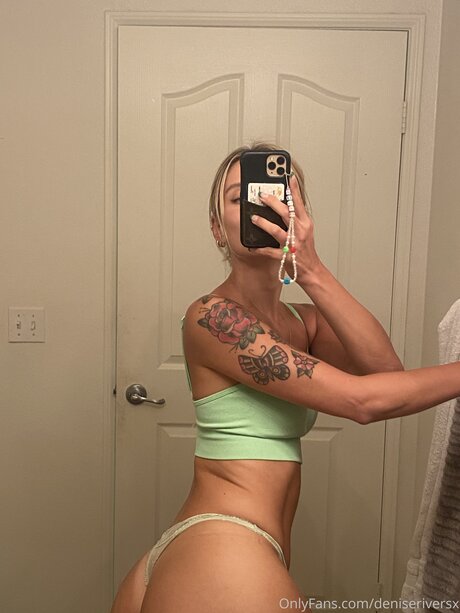 Deniseriversx naked pornstar pic