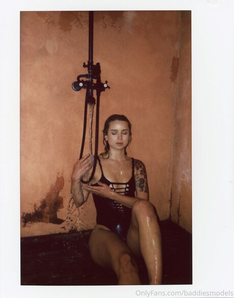 Deniseriversx star pretty photo