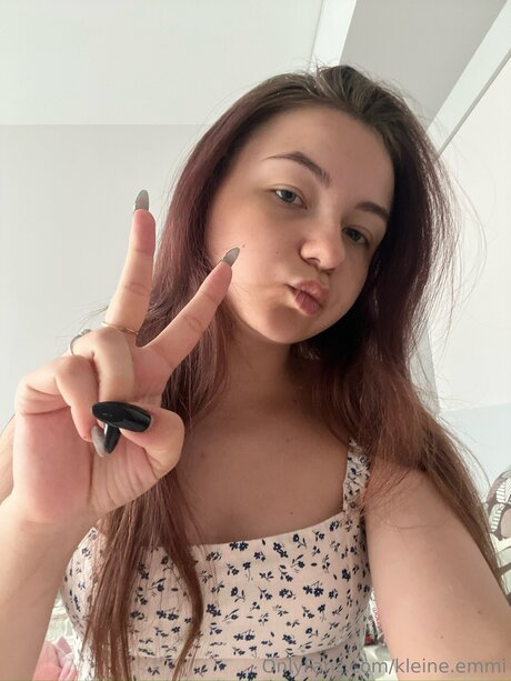 Kleine Emmi xxx model pic