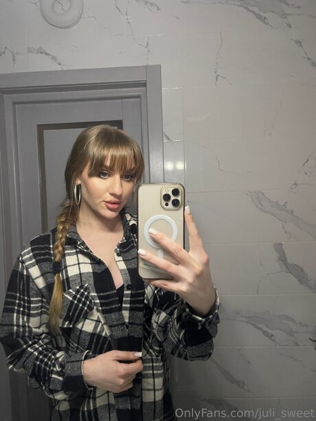 Juli Sweet pornstar free photo