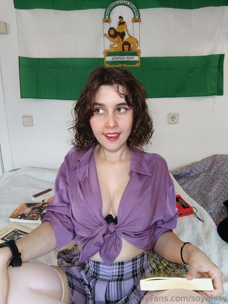 Soyefosy naked model gallery