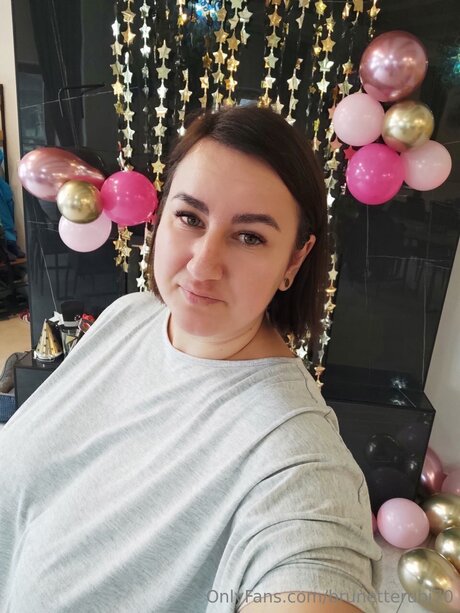 40 years old onlyfans naked image