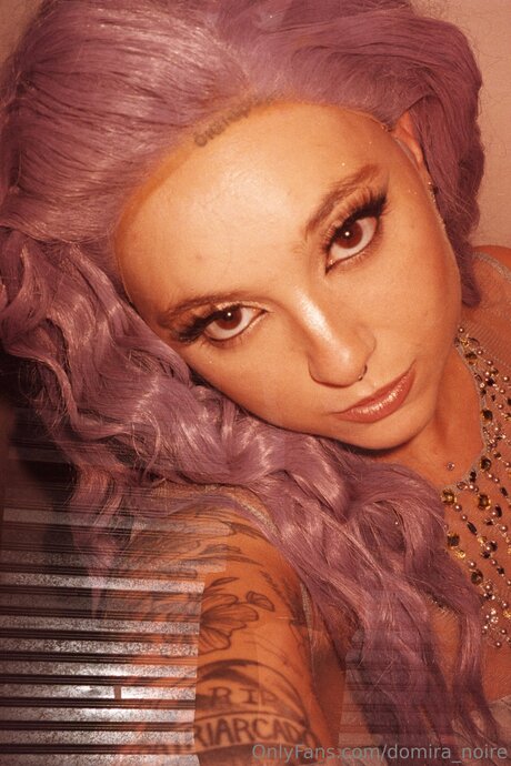 Domira Noire star top gallery