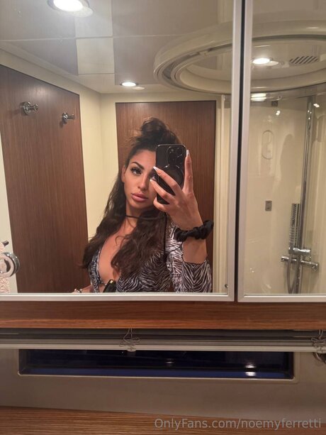 Noemyferretti perfect star galleries