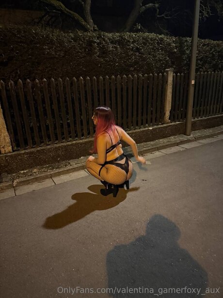 Valentina Gamerfoxy Aux porn model archive