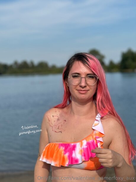 Valentina Gamerfoxy Aux pornstar naked image