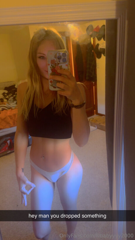 Lilbabyyyy2000 naked model pic