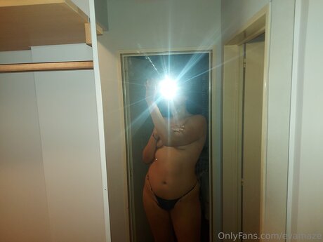 Evamaze model porn image