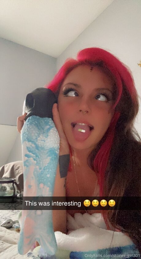 Stoner Girl301 star porn picture