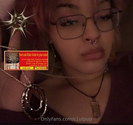 S1utpup model pornographic image