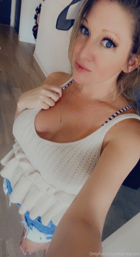 Kandigrant hot star img
