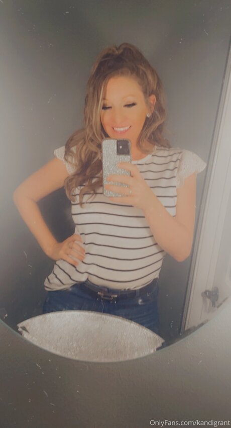 Kandigrant model nude images