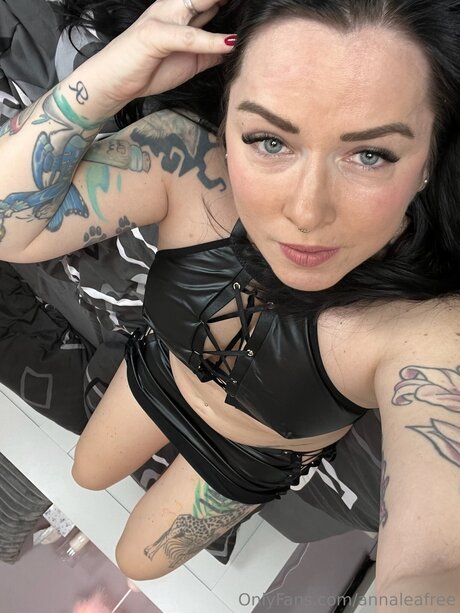 Annaleafree star xxx photo