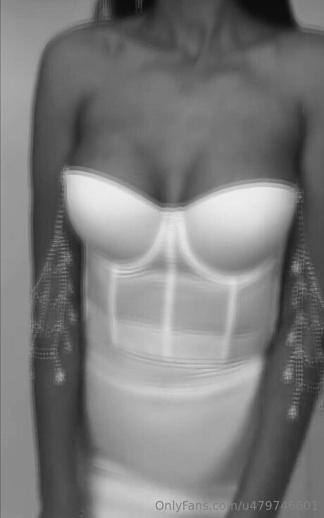 U479746601 erotic pornstar images