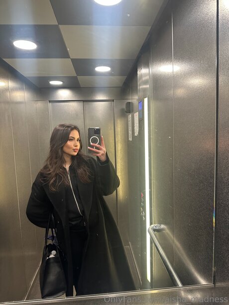 Aisha Madness model free photos