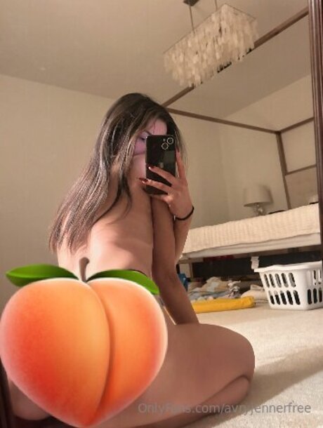 Avryjennerfree pornstar erotic image
