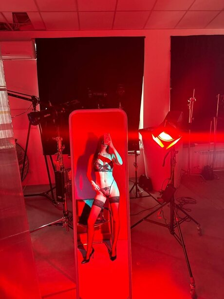 Inlikoris adult actress pic