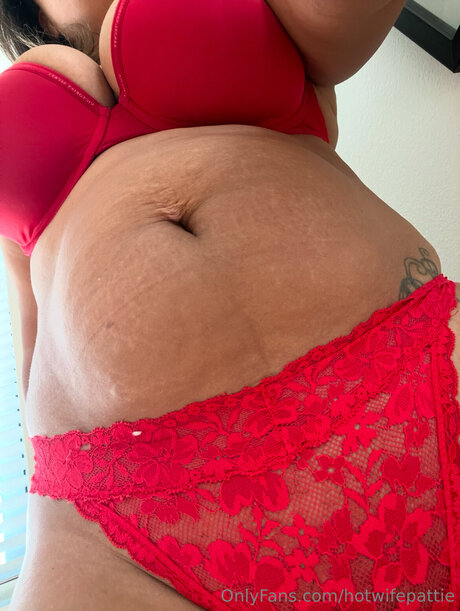 Hotwifepattie art model pic