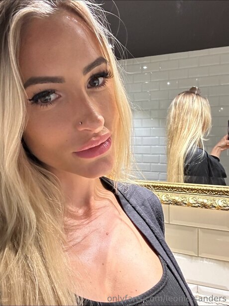 Leonie Sanders pornstar naked pics