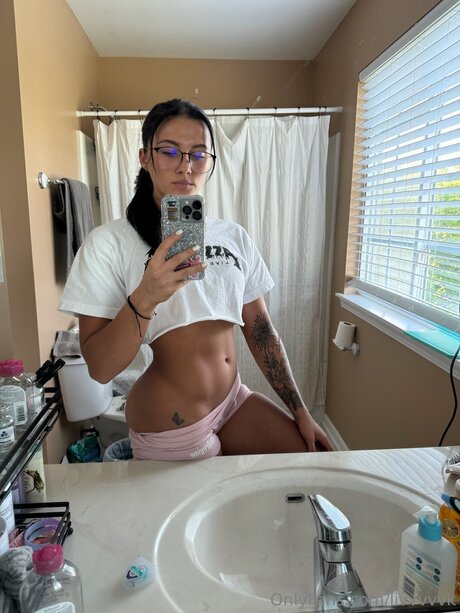 Livvvvvk nice model pic