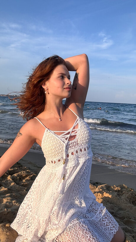 Pineappleri nude actress pics