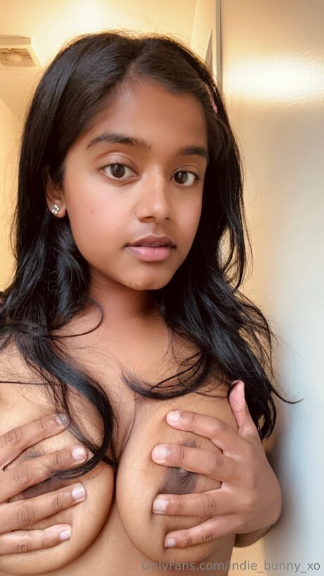 Indie Bunny Xo model hot pics