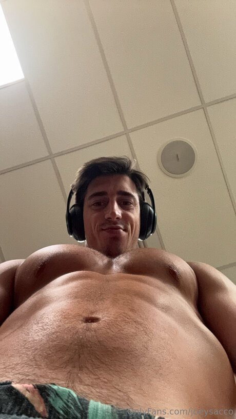 Joeysacco model high quality images