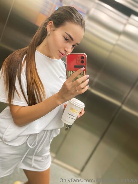 Elizabeth Dreamm naked model pictures