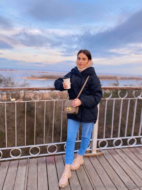 Elizabeth Dreamm star exclusive images