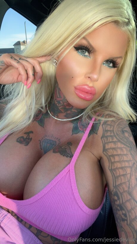 Jessiedeville pornstar top photos