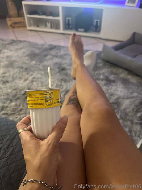 Jennyfeet06 model hot photos