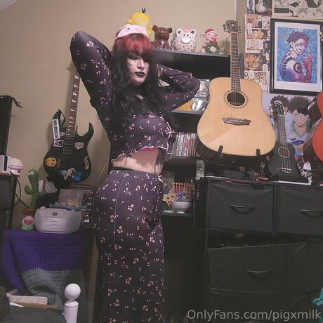 Pigxmilk model perfect photos