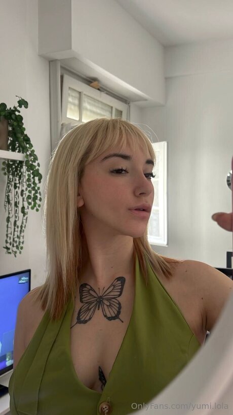 Yumi Lola pornographic model gallery