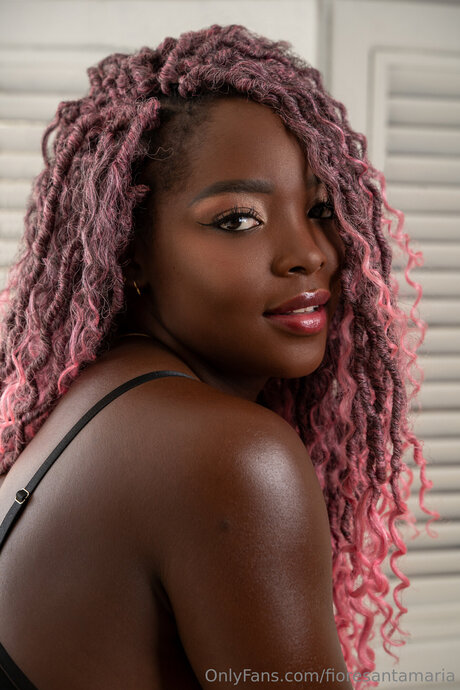 Fioresantamaria model perfect image