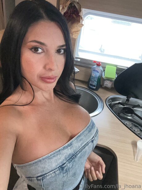 La Jhoana pornstar erotic images