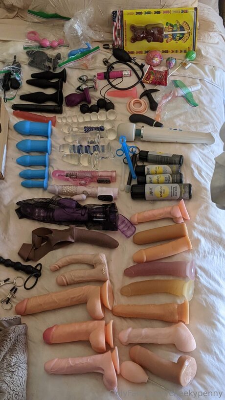 Cheekypenny naked pornstar photos