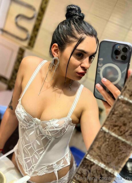 Mavissss top actress photos