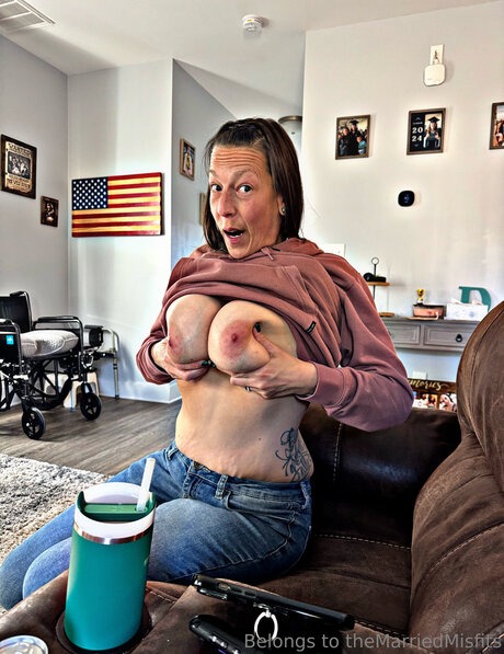 Themarriedmisfits star best pic