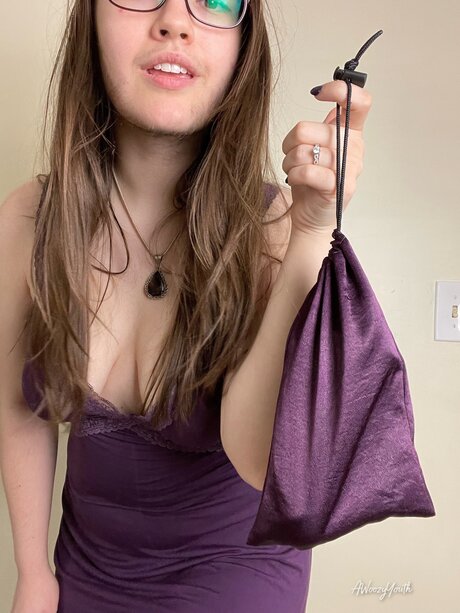 Woozyunlocked art model archive