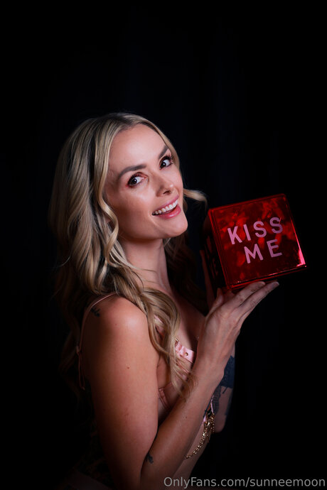 Sunneemoon pornstar xxx gallery