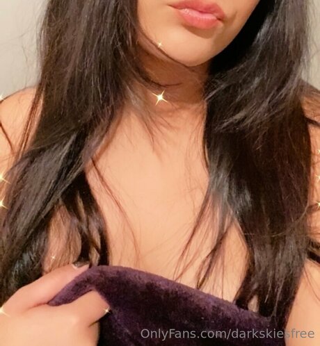 Darkskiesfree model pretty galleries