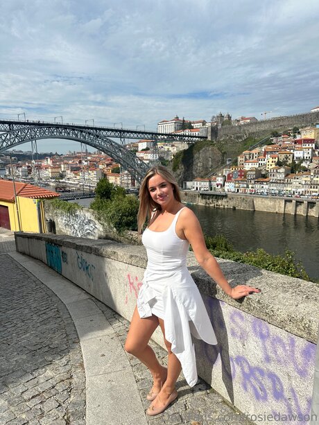 female influencer onlyfans exclusive photos