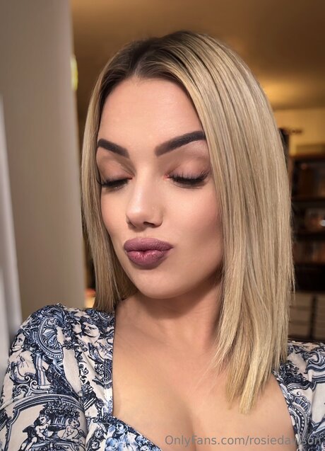 Sweetdaisydawson model nudes pics